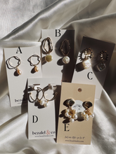 Load image into Gallery viewer, Gold Pearl Earrings