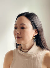 Load image into Gallery viewer, Clear Acrylic Arches with gold hook