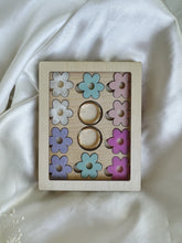 Load image into Gallery viewer, '24 Daisy Hoop Gift