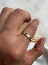 Load image into Gallery viewer, Dainty Sol Ring