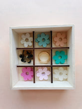 Load image into Gallery viewer, Daisy Gift Box- Summer '24