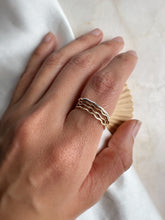 Load image into Gallery viewer, Squiggle Ring