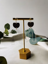 Load image into Gallery viewer, Clear Acrylic Arches with gold hook