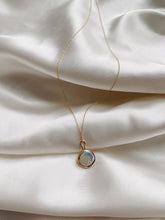 Load image into Gallery viewer, Gold Filled Pearl Choker