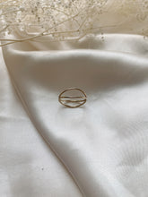 Load image into Gallery viewer, Double wave ring band
