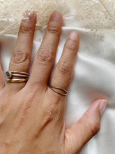 Load image into Gallery viewer, Double wave ring band
