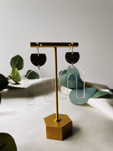 Load image into Gallery viewer, Clear Acrylic Arches with gold hook
